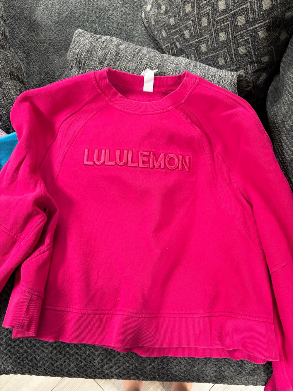 lululemon women's cropped crewneck sweatshirt in hot pink